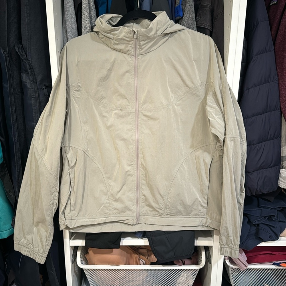 Lululemon windbreaker